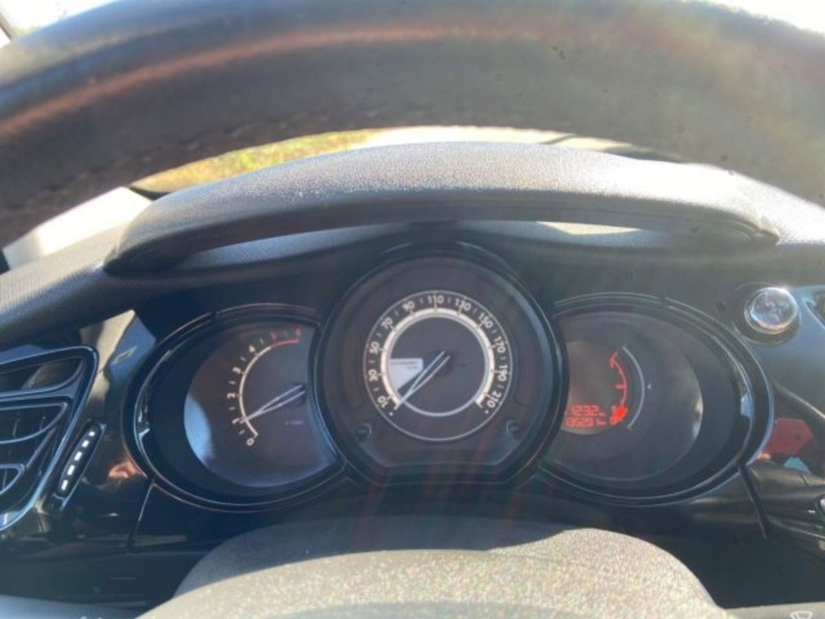 Citroen C3 BlueHDi 75 Exclusive (15)