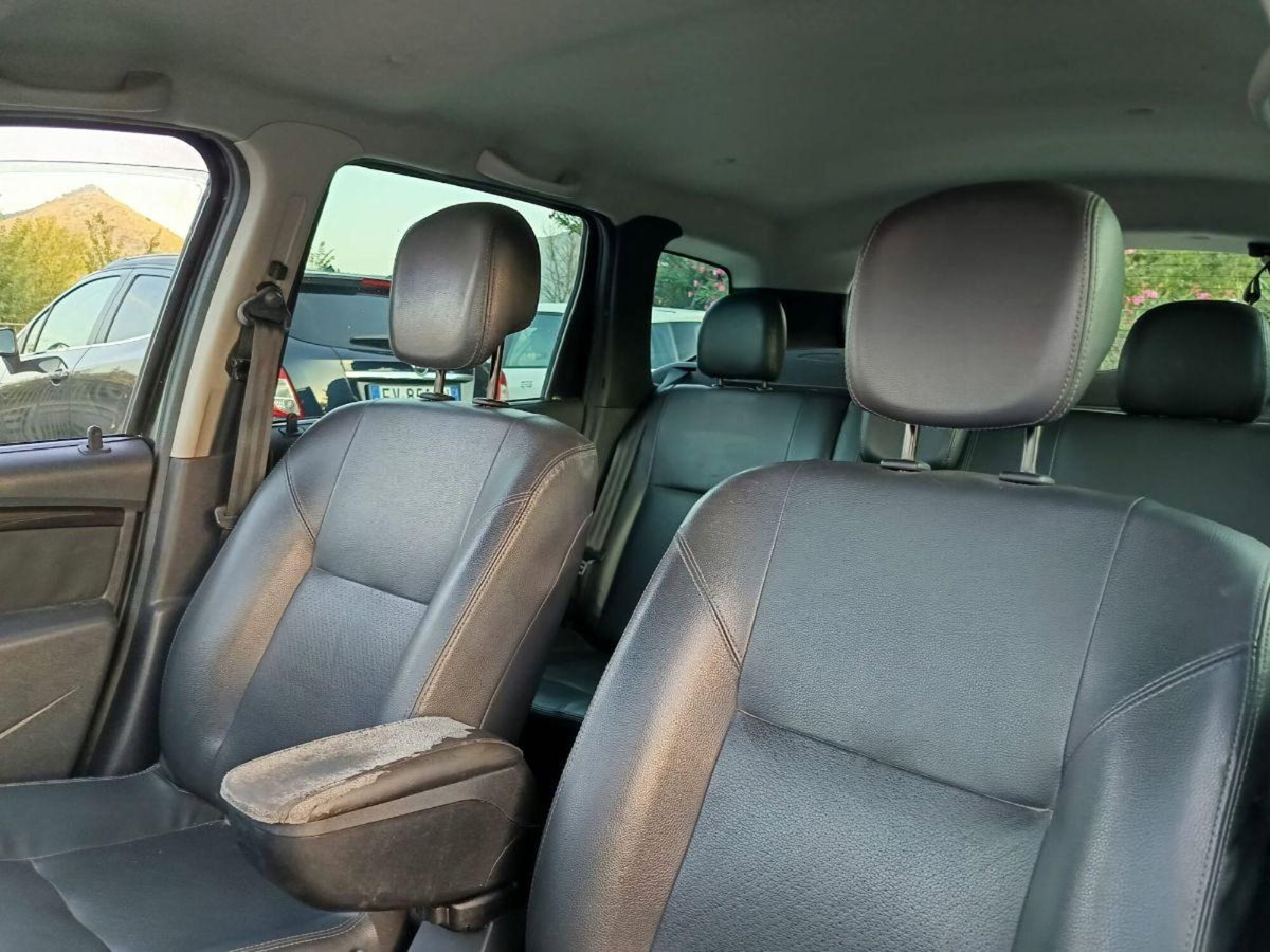 Dacia Duster 1.5 dCi 110CV 4x2 Lauréate (15)
