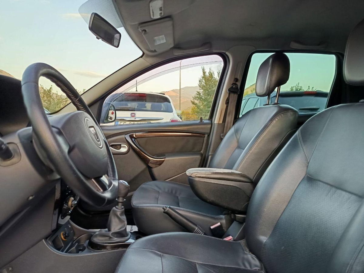 Dacia Duster 1.5 dCi 110CV 4x2 Lauréate (16)