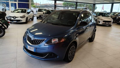 Lancia Ypsilon 1.0 FireFly 5 porte S&S Hybrid Silver Plus usata