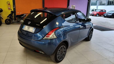 Lancia Ypsilon 1.0 FireFly 5 porte S&S Hybrid Silver Plus (3)