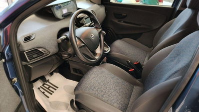 Lancia Ypsilon 1.0 FireFly 5 porte S&S Hybrid Silver Plus (6)
