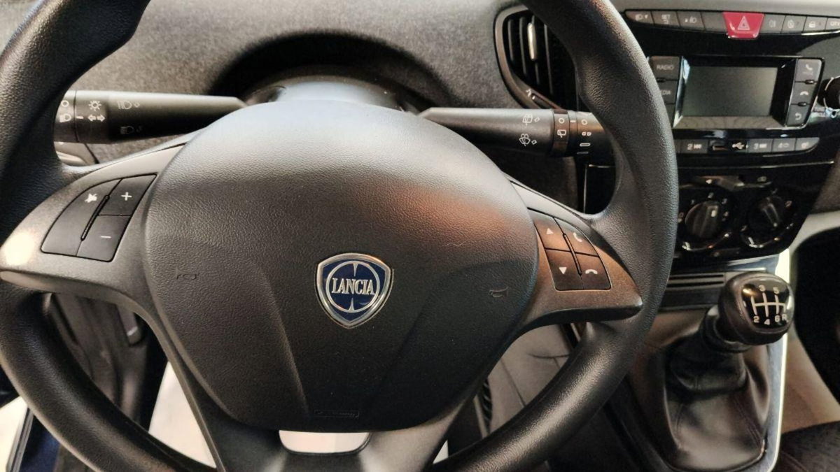 Lancia Ypsilon 1.0 FireFly 5 porte S&S Hybrid Silver Plus (7)