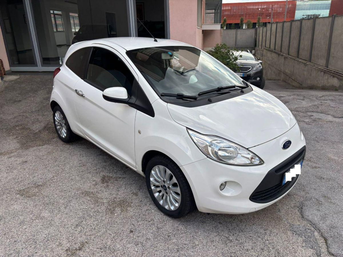 Ford Ka 1.2 8V 69CV Titanium (2)