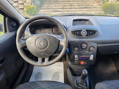 Renault Clio 1.2 16V 65CV 5 porte 4U Pack (11)