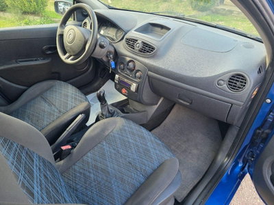 Renault Clio 1.2 16V 65CV 5 porte 4U Pack (14)