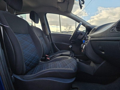 Renault Clio 1.2 16V 65CV 5 porte 4U Pack (16)