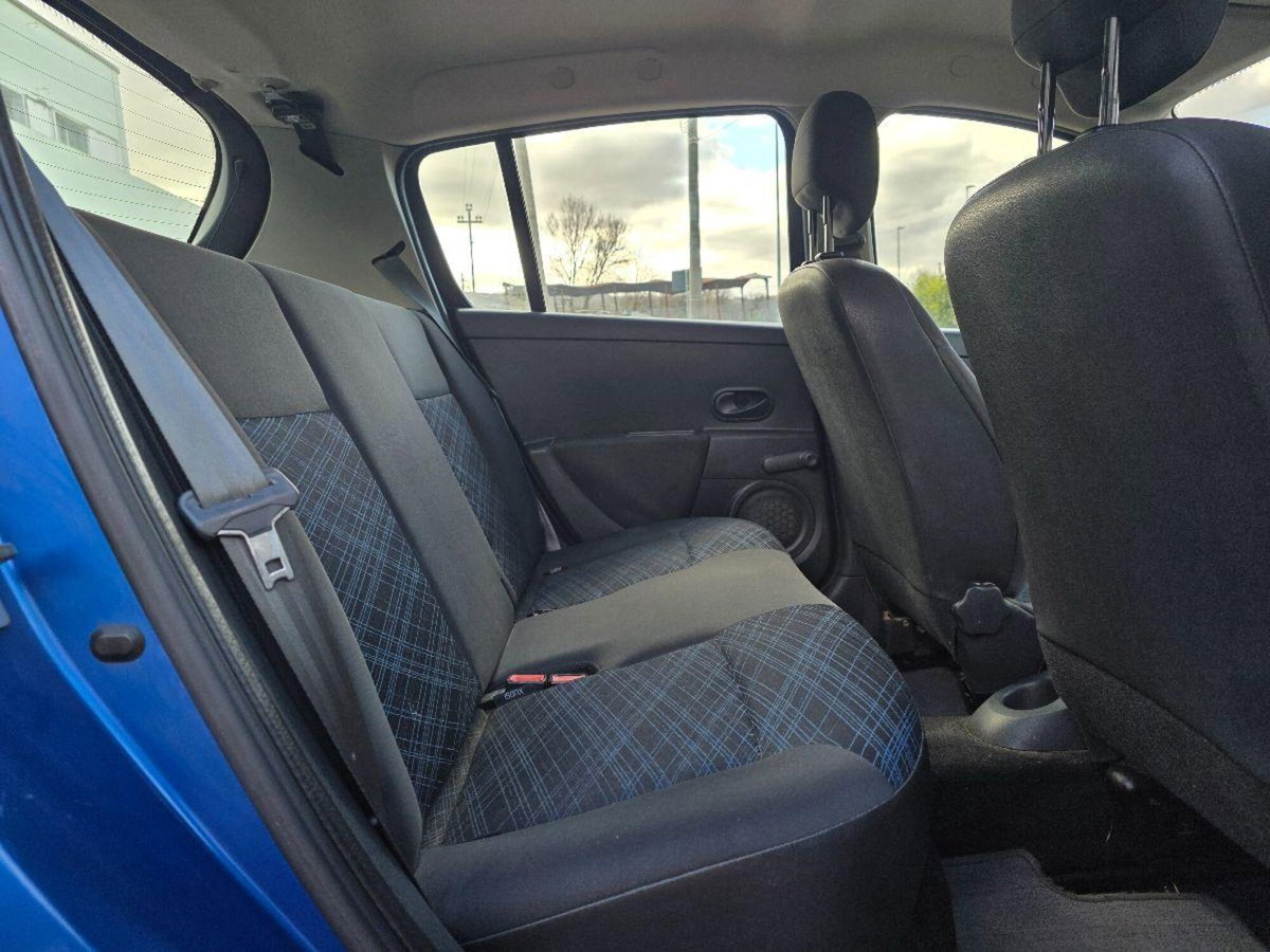 Renault Clio 1.2 16V 65CV 5 porte 4U Pack (18)