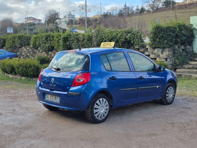 Renault Clio 1.2 16V 65CV 5 porte 4U Pack (6)