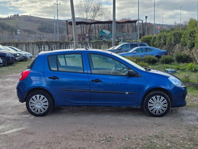 Renault Clio 1.2 16V 65CV 5 porte 4U Pack (7)