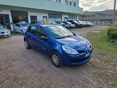 Renault Clio 1.2 16V 65CV 5 porte 4U Pack (8)