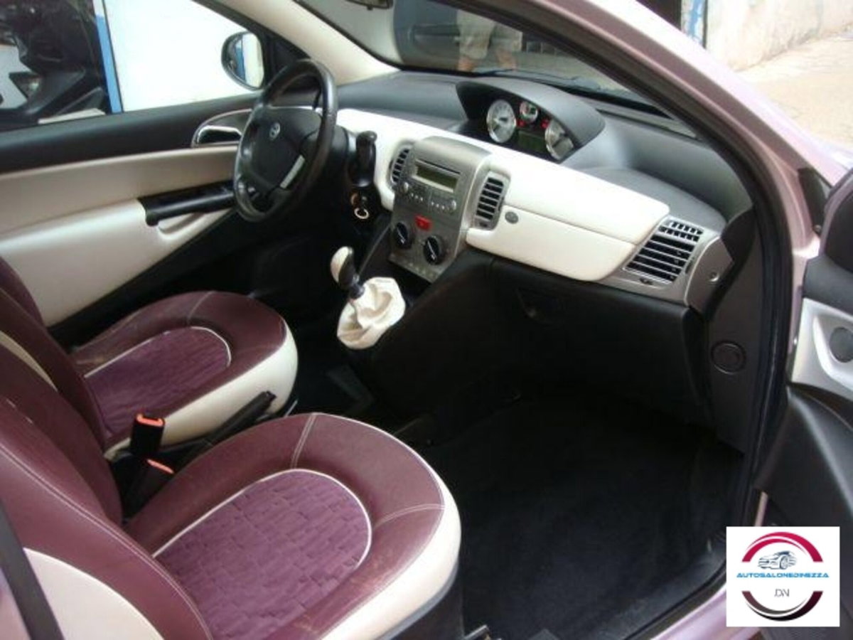 Lancia Ypsilon 1.2 Elle (15)