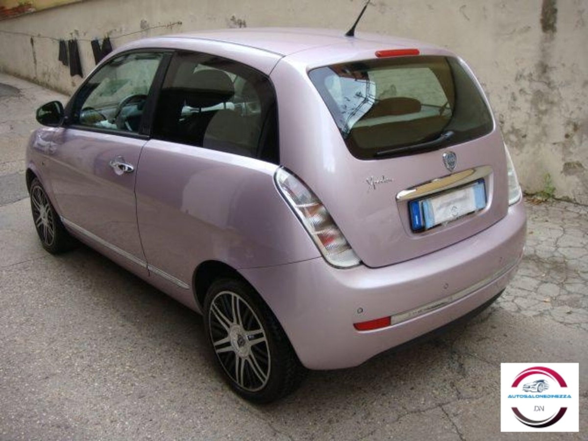 Lancia Ypsilon 1.2 Elle (4)