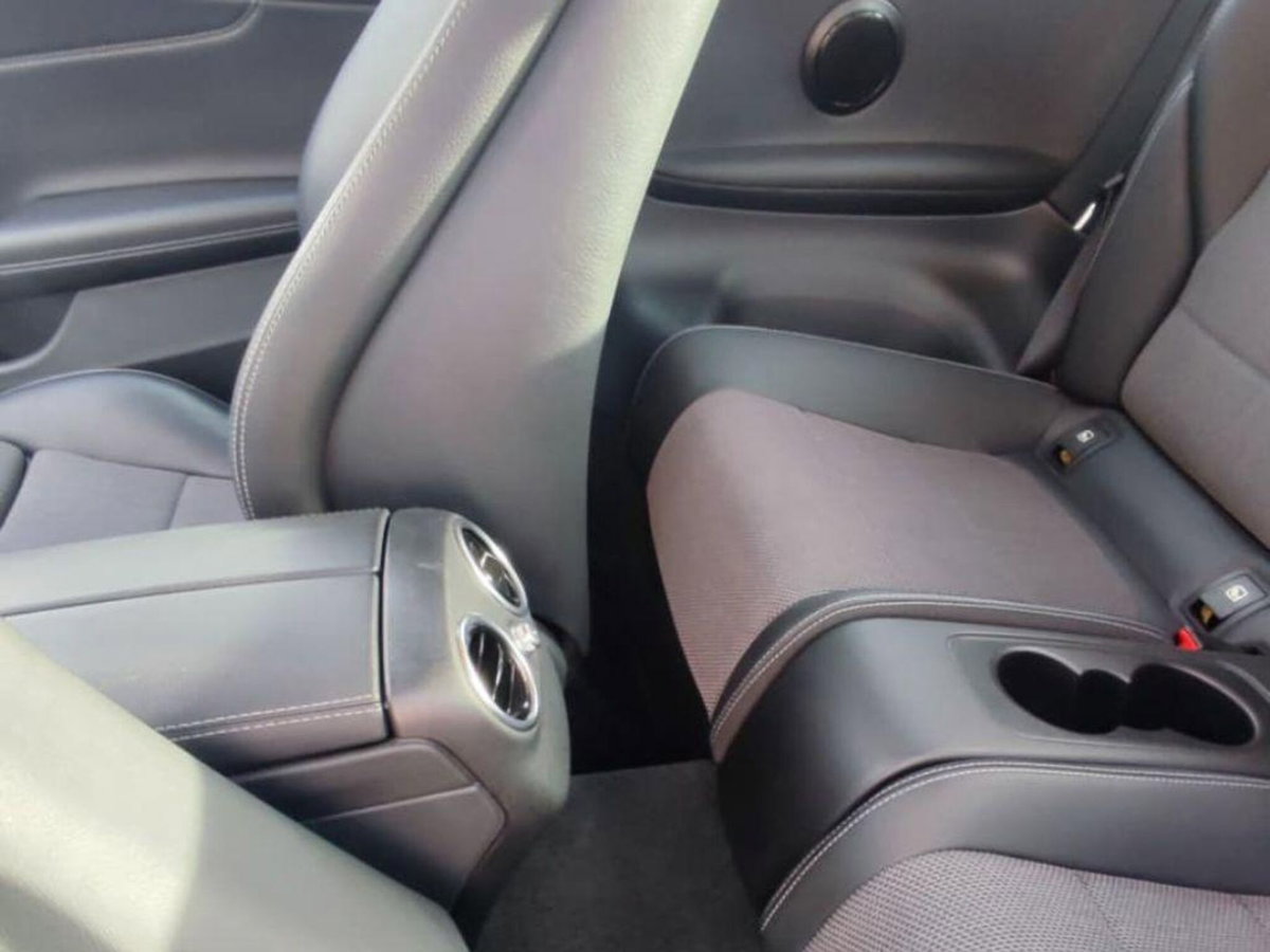 Mercedes-Benz Classe C Coupé 180 BlueEFFICIENCY Coupé Executive (19)