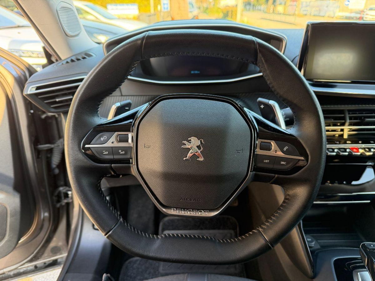 Peugeot 2008 BlueHDi 130 S&S EAT8 Allure Pack (13)