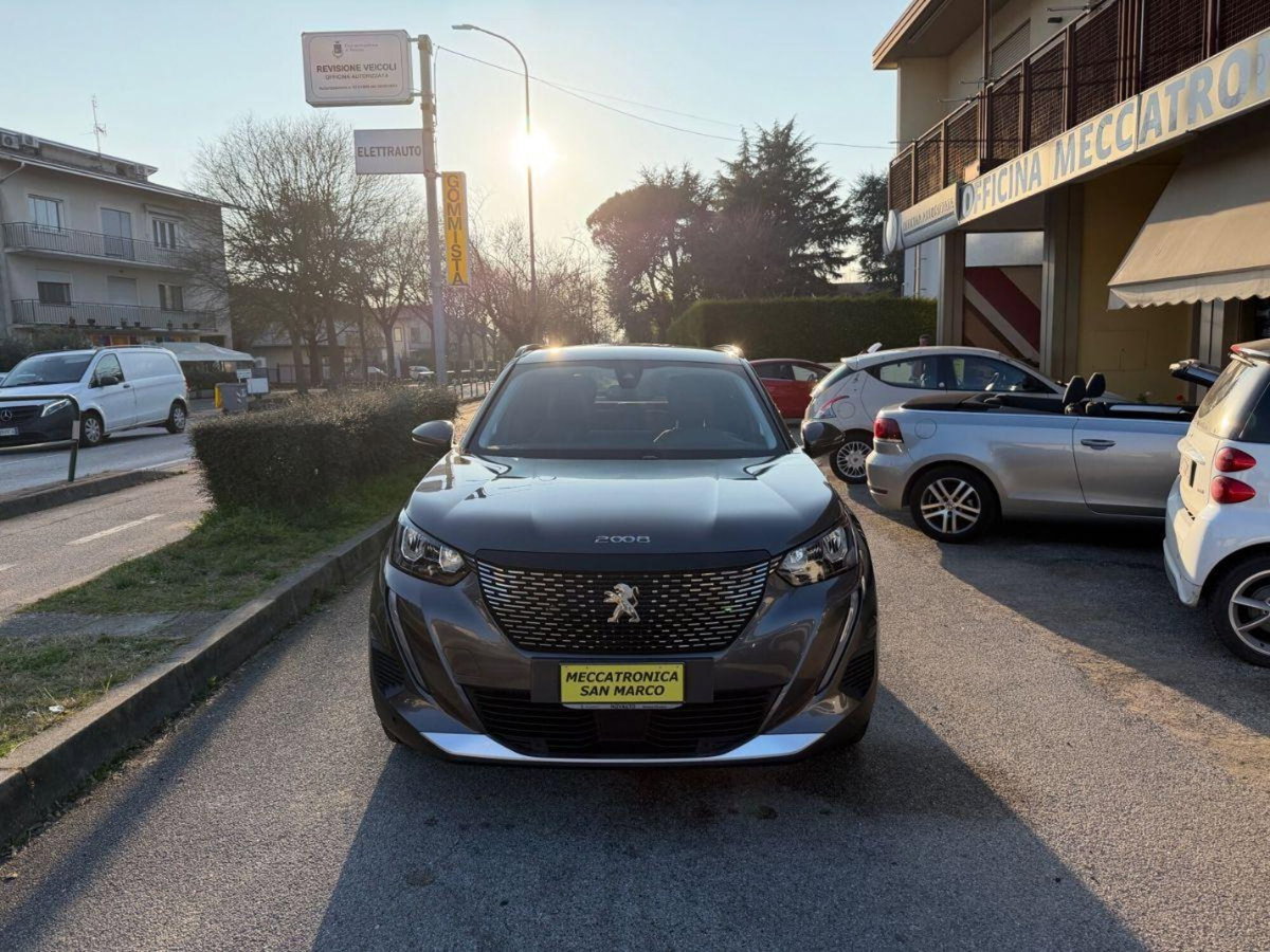 Peugeot 2008 BlueHDi 130 S&S EAT8 Allure Pack (2)
