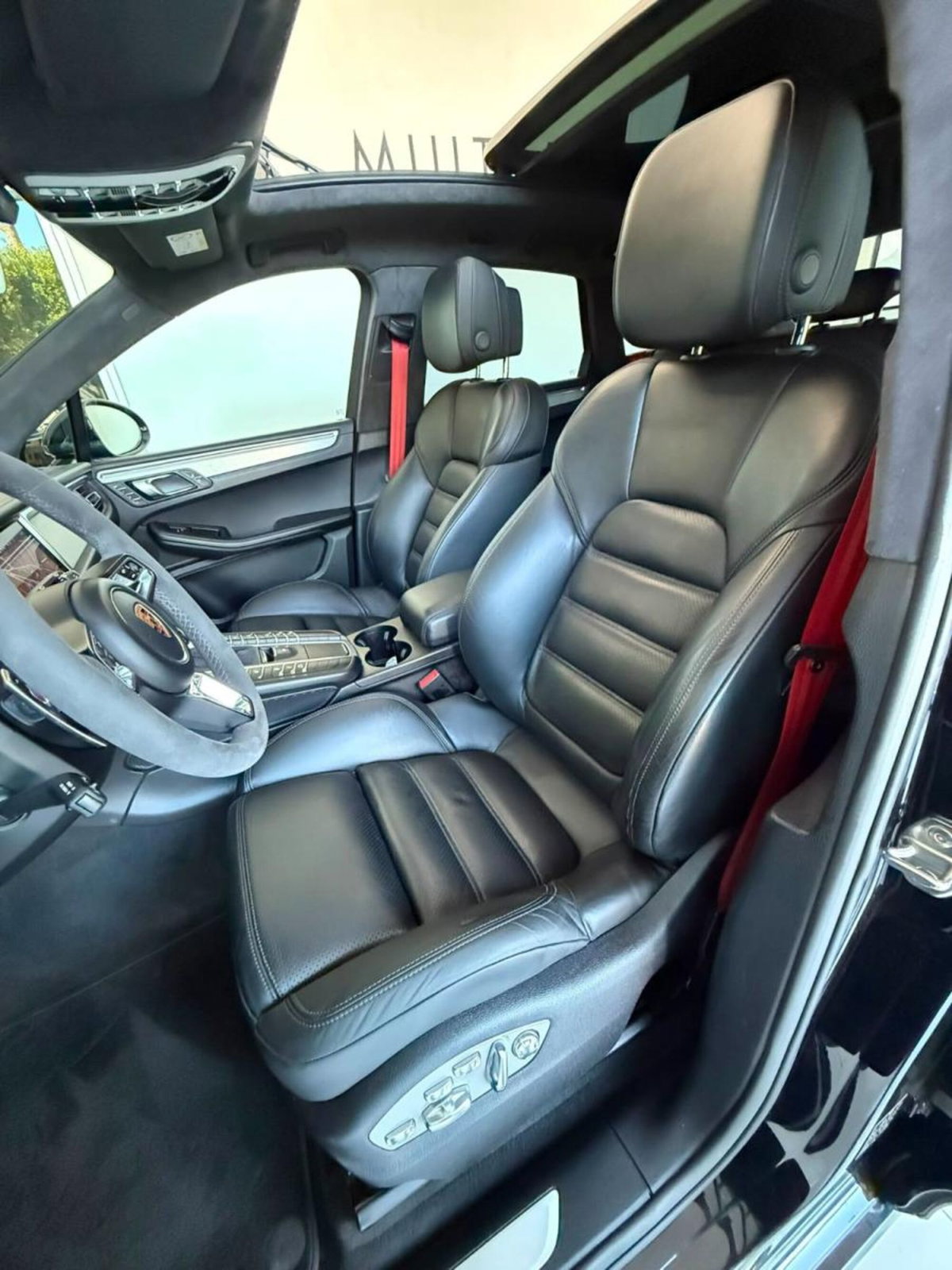 Porsche Macan Turbo (15)