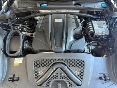 Porsche Macan Turbo (6)
