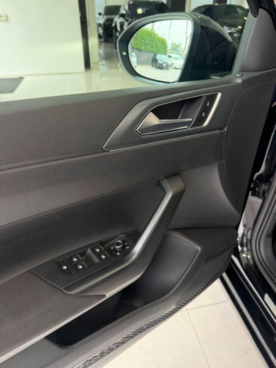 Volkswagen Taigo 1.0 TSI 110 CV DSG R-Line (9)