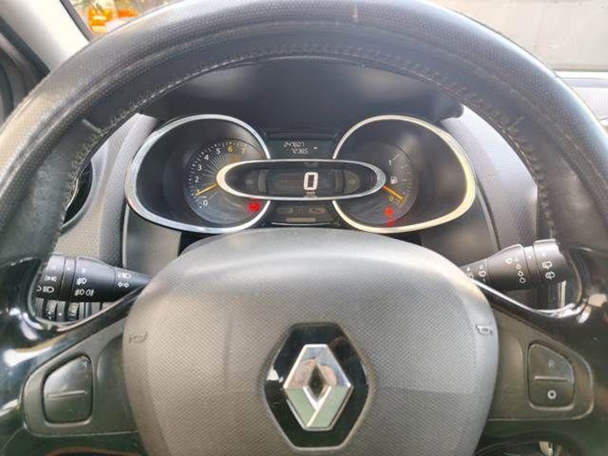 Renault Clio 1.2 75CV 5 porte Live (10)