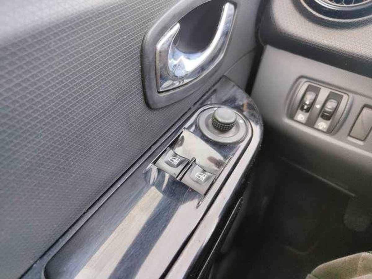 Renault Clio 1.2 75CV 5 porte Live (11)