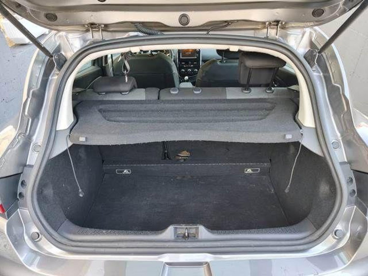 Renault Clio 1.2 75CV 5 porte Live (12)