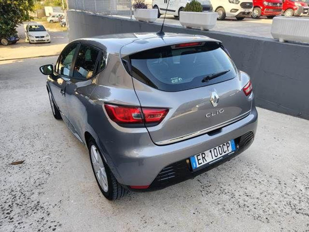 Renault Clio 1.2 75CV 5 porte Live (13)