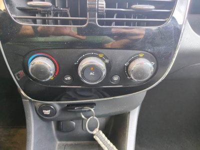 Renault Clio 1.2 75CV 5 porte Live (6)