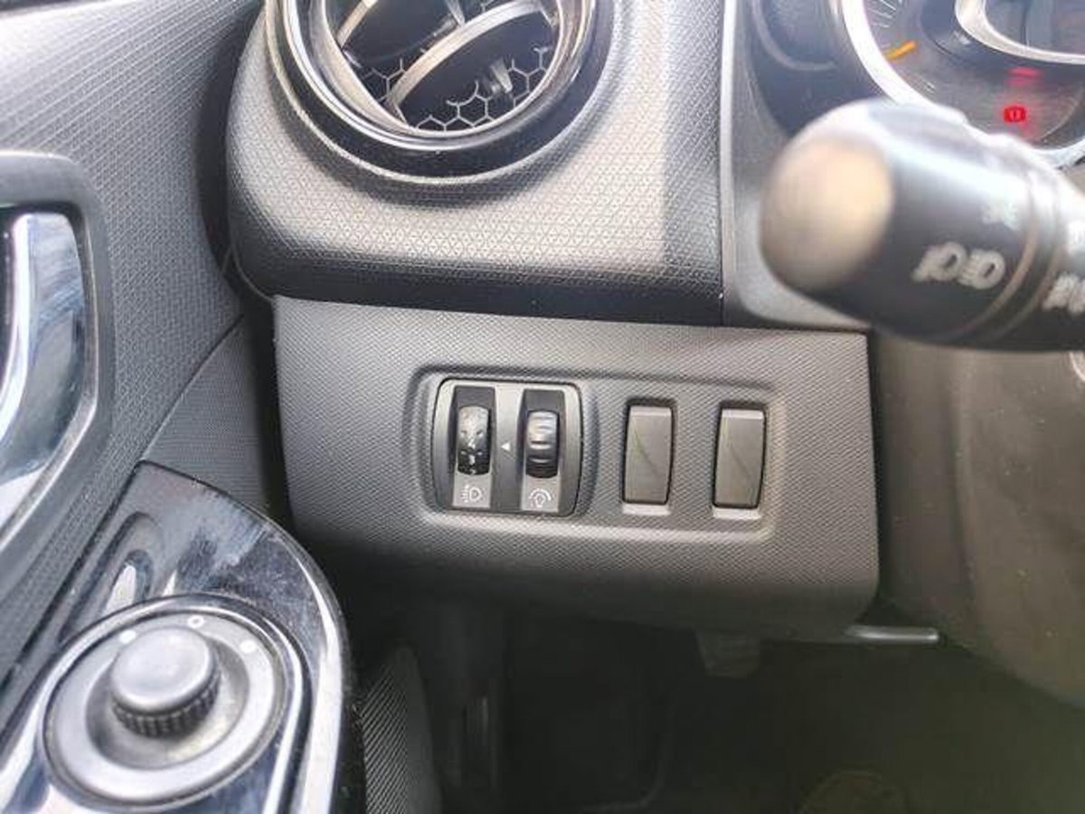Renault Clio 1.2 75CV 5 porte Live (9)