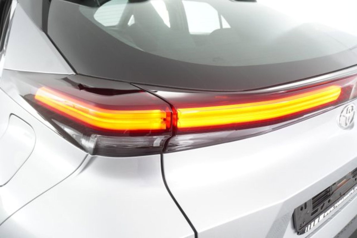 Toyota Toyota C-HR 1.8 hv Active eco fwd e-cvt (17)