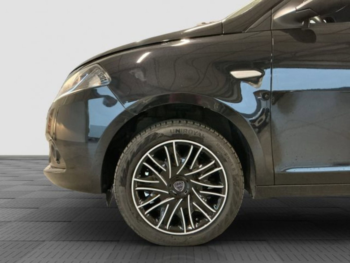 Lancia Ypsilon 1.0 FireFly 5 porte S&S Hybrid Gold Plus (15)