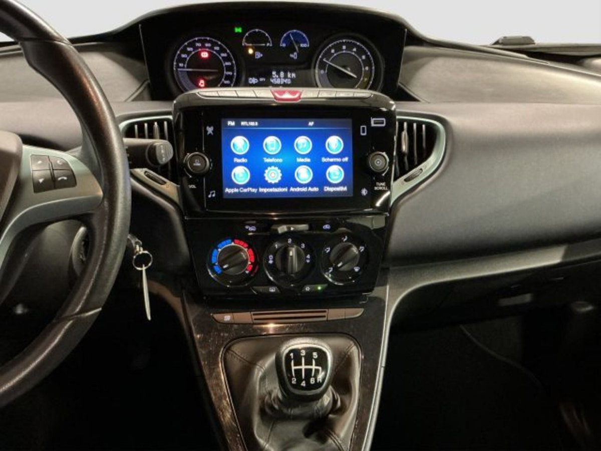 Lancia Ypsilon 1.0 FireFly 5 porte S&S Hybrid Gold Plus (16)