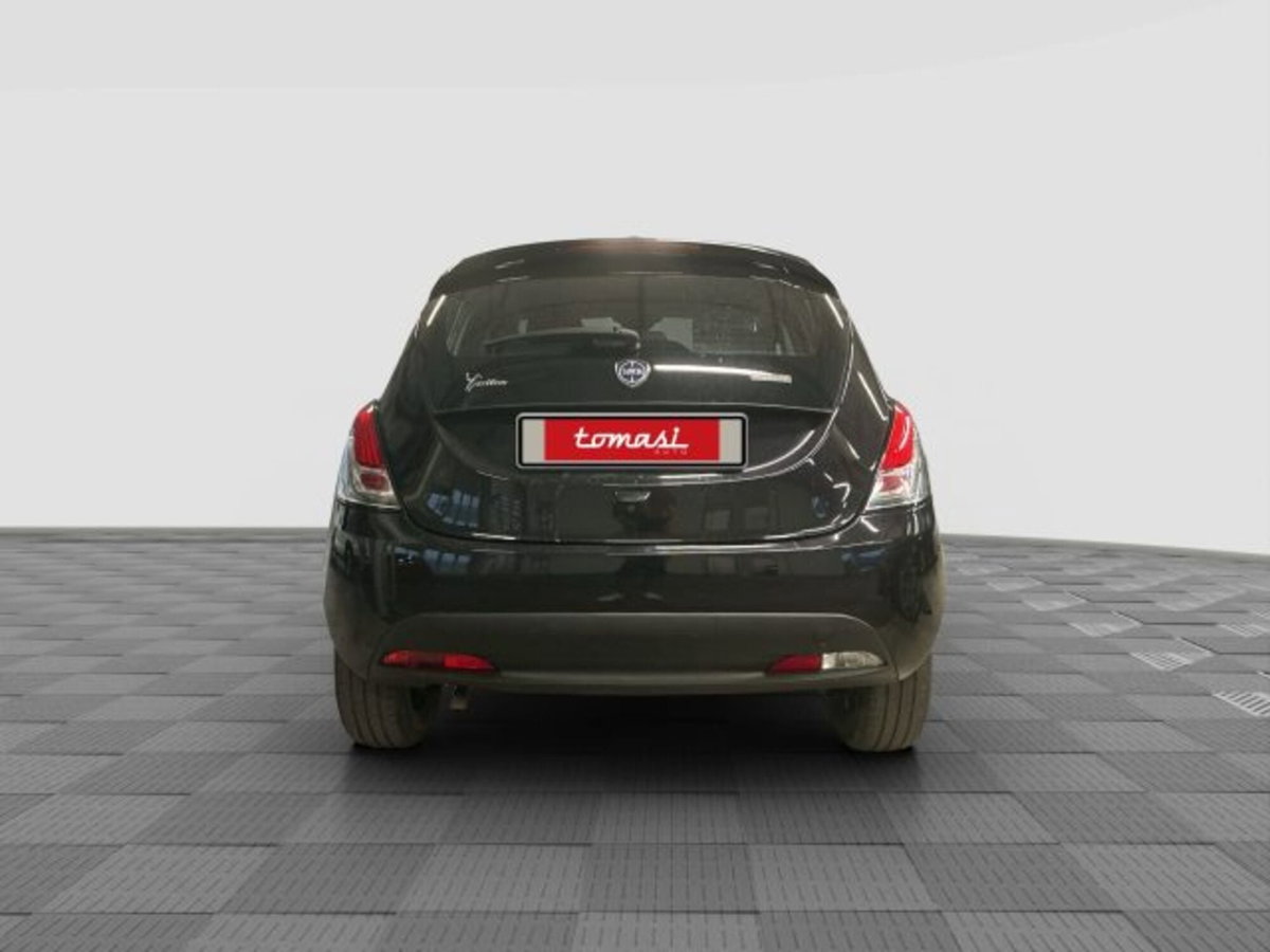 Lancia Ypsilon 1.0 FireFly 5 porte S&S Hybrid Gold Plus (4)
