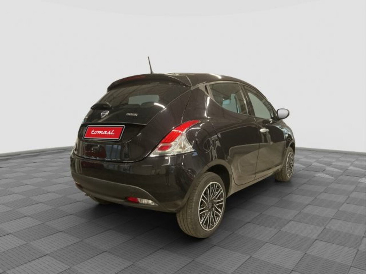 Lancia Ypsilon 1.0 FireFly 5 porte S&S Hybrid Gold Plus (5)