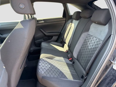 Volkswagen Taigo 1.0 TSI 110 CV DSG R-Line (11)