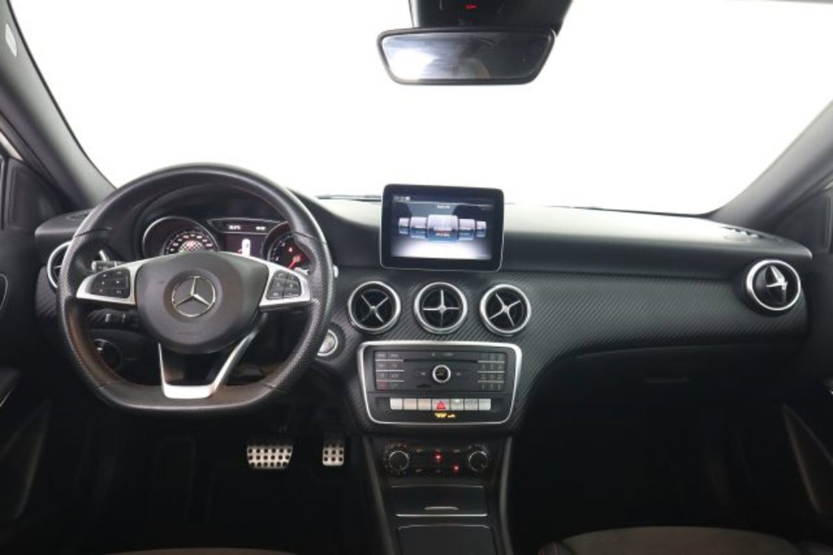 Mercedes-Benz Classe A 180 d Automatic Premium (4)