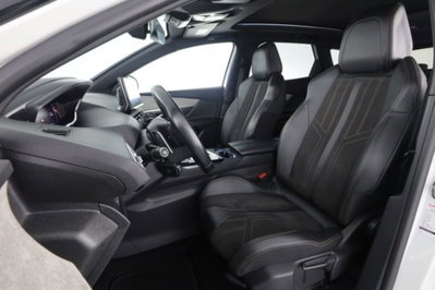 Peugeot 3008 BlueHDi 130 S&S EAT8 GT Pack (2)