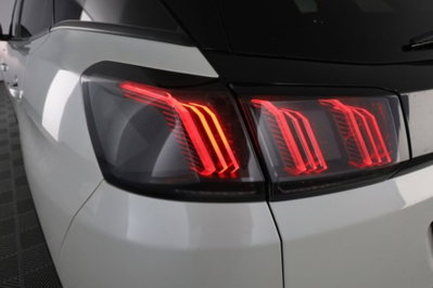 Peugeot 3008 BlueHDi 130 S&S EAT8 GT Pack (8)
