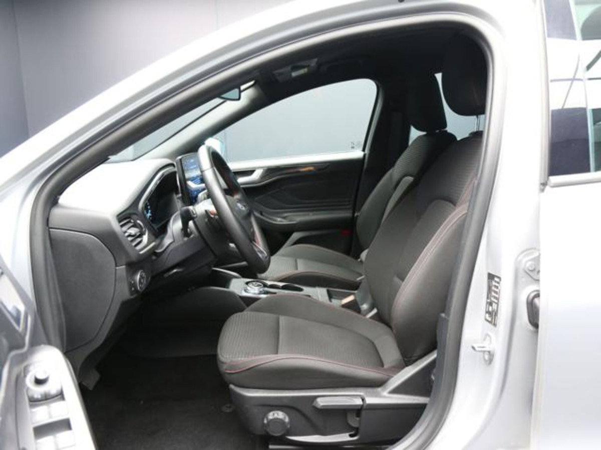 Ford Focus Station Wagon 1.5 EcoBlue 115 CV automatico SW ST-Line Design (9)