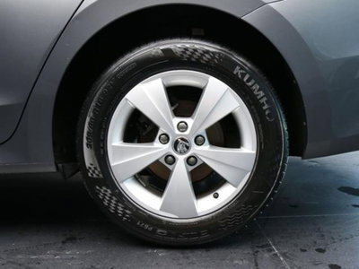 Skoda Octavia Station Wagon 2.0 TDI EVO SCR DSG Wagon Executive (5)
