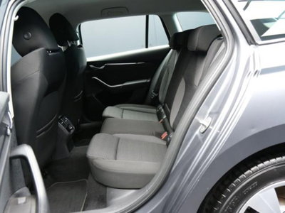 Skoda Octavia Station Wagon 2.0 TDI EVO SCR DSG Wagon Executive (7)