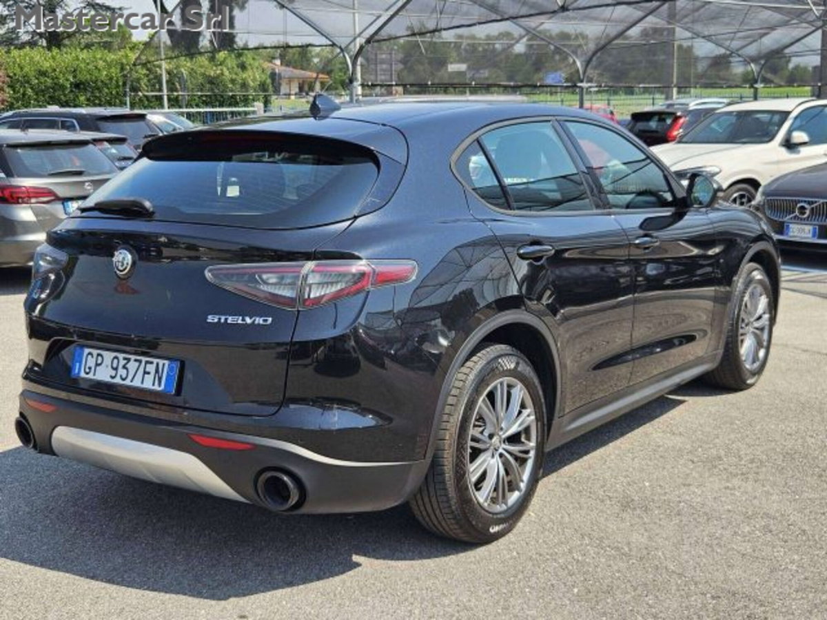 Alfa Romeo Stelvio 2.2 t Intensa Q4 210cv auto (9)