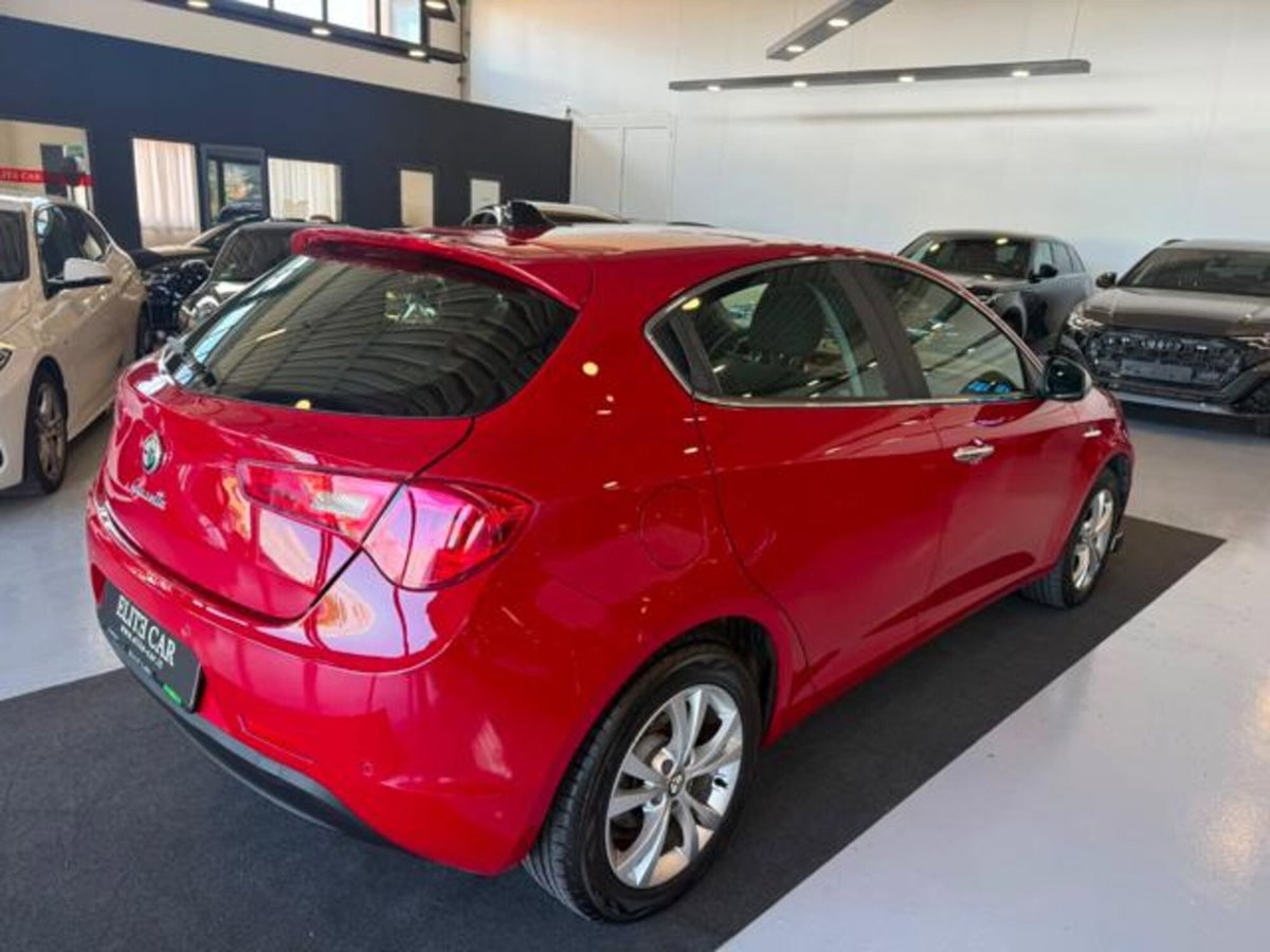 Alfa Romeo Giulietta 1.4 Turbo multiair Distinctive 170cv tct (5)