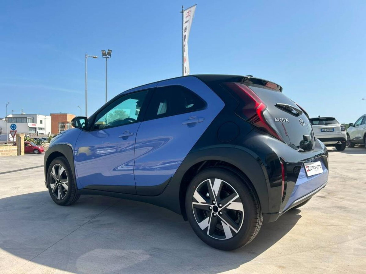 Toyota Aygo X 1.5 hybrid e-cvt (8)