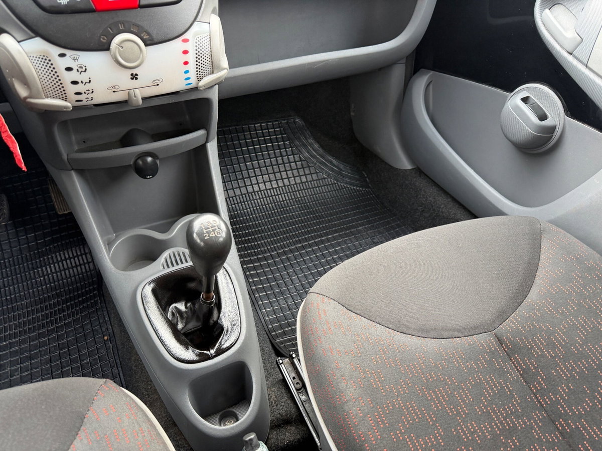 Peugeot 107 68CV 5p. Sweet Years (16)