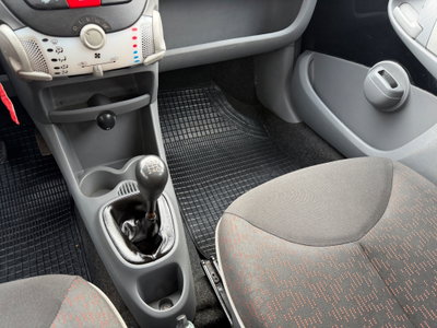 Peugeot 107 68CV 5p. Sweet Years (16)