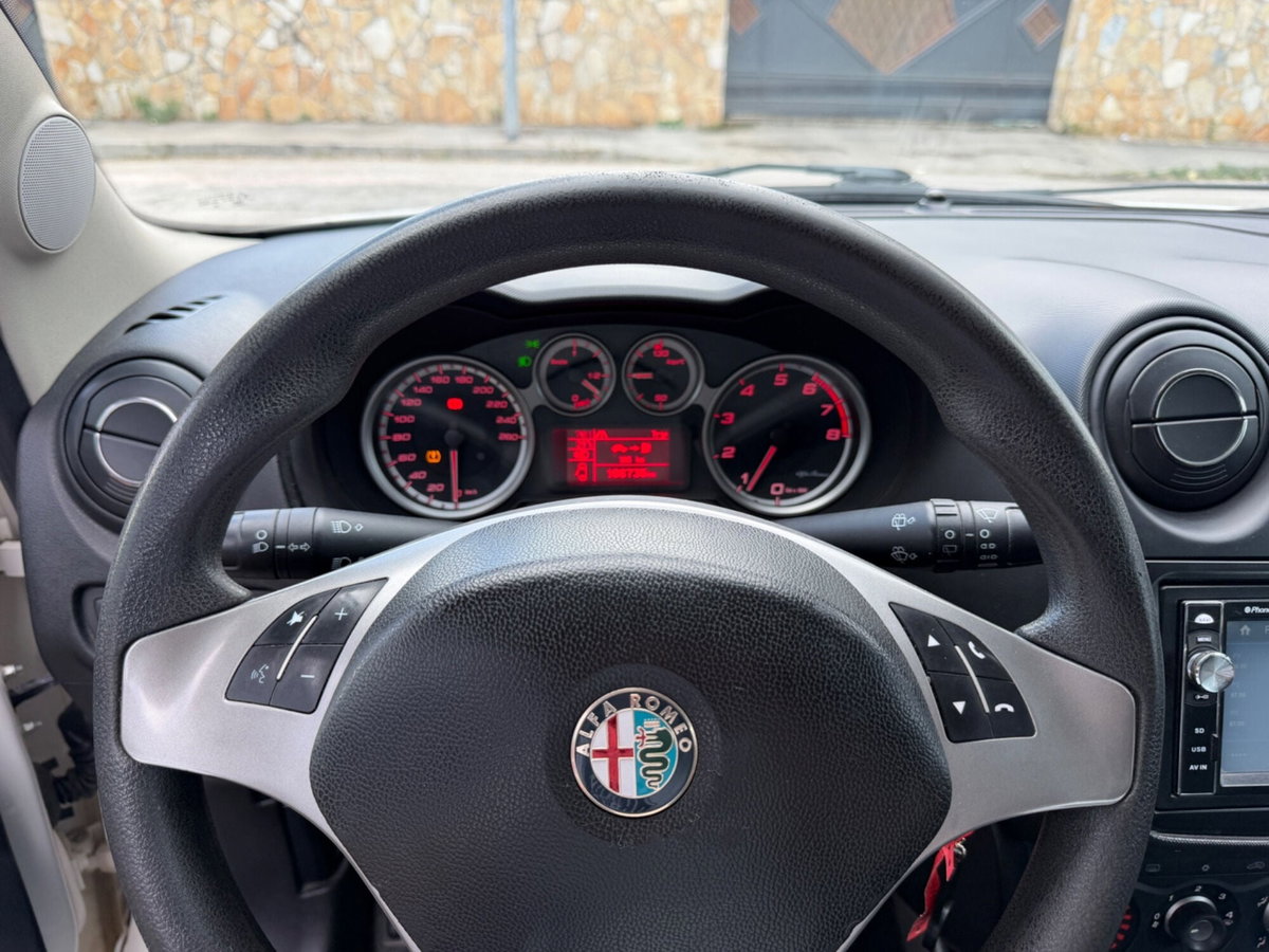 Alfa Romeo MiTo 1.4 78 CV 8V S&S Distinctive (12)