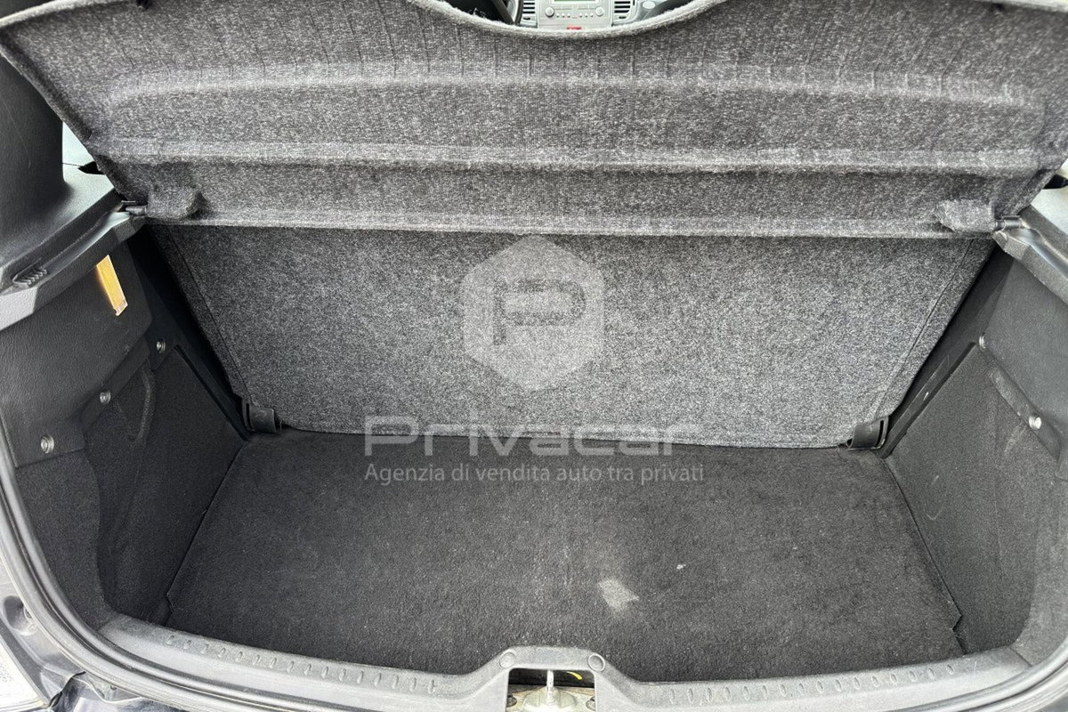 Lancia Ypsilon 1.2 69 CV Diva (14)