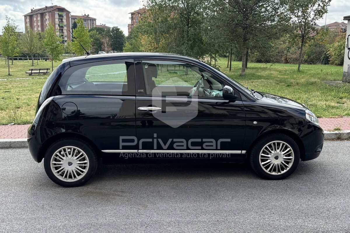 Lancia Ypsilon 1.2 69 CV Diva (4)