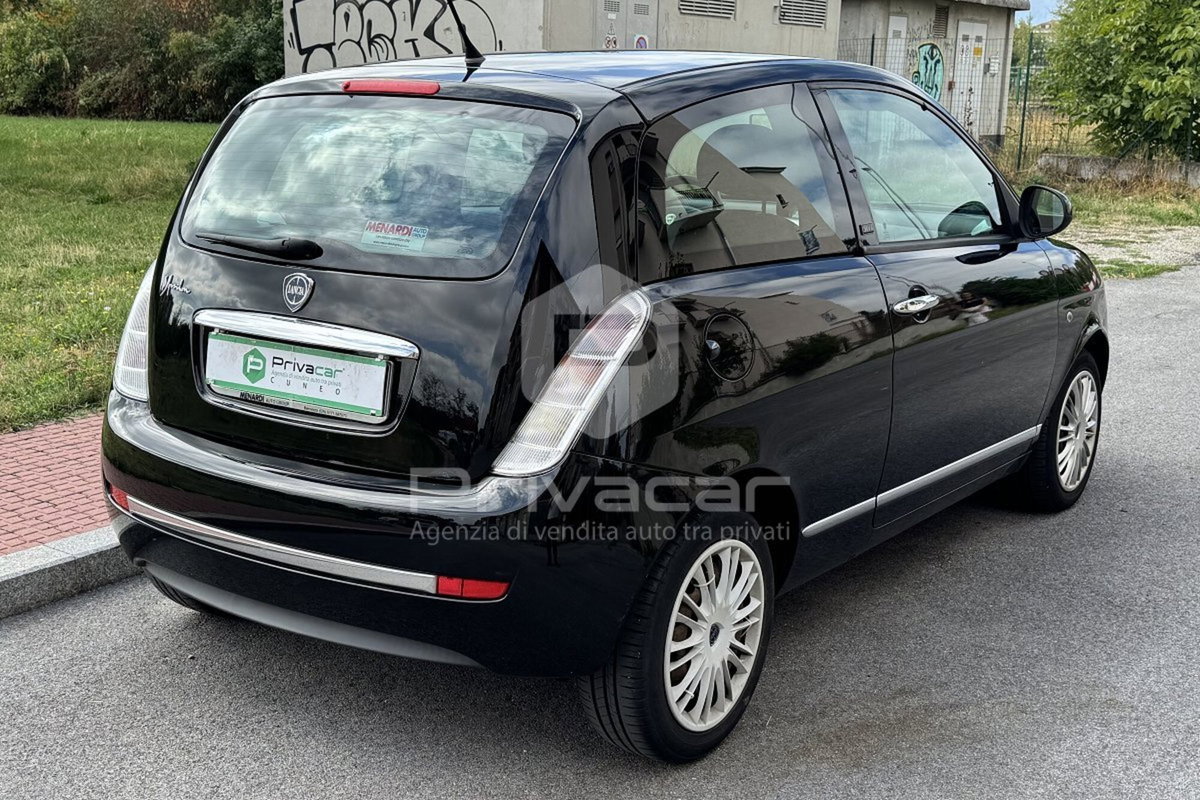 Lancia Ypsilon 1.2 69 CV Diva (5)